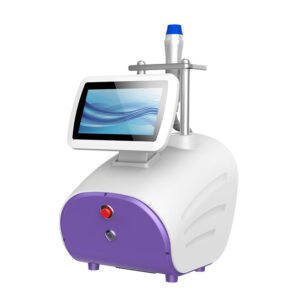 Uma máquina portátil de terapia por ondas piezoelétricas com tela roxa e fundo branco, utilizando terapia por ondas piezoelétricas.