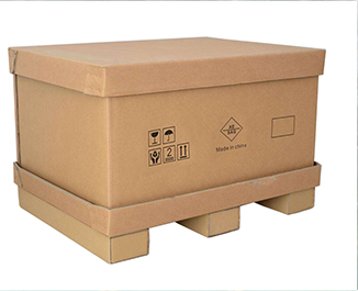 Una scatola di cartone del produttore di apparecchiature di bellezza su sfondo bianco.