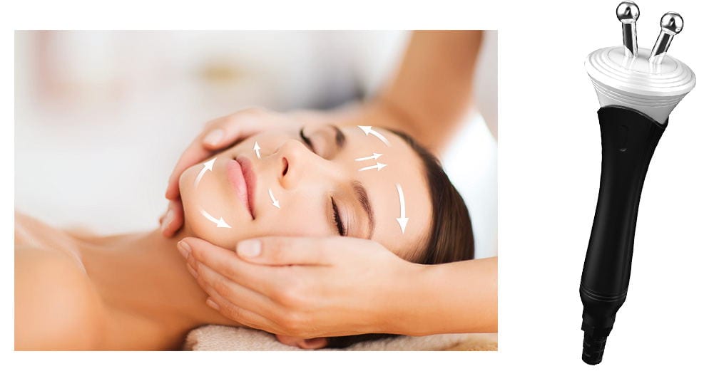 Een vrouw laat haar gezicht masseren met de Best Facial Multifunction Hydrodermabrasion Machine voor een verjongende huidverzorgingsbehandeling.