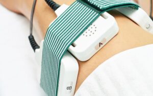 Comfortable heating pad with adjustable straps for pain relief and relaxation, designed for ease of use. Perfect for soothing muscle aches and promoting wellness at home or in clinical settings.